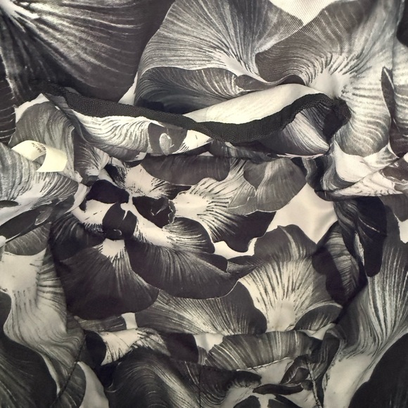 Lululemon Drawstring Bag - Picture 6 of 14